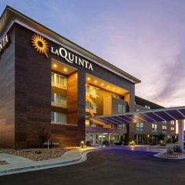 La Quinta by Wyndham Kingman، فندق في كينغمان