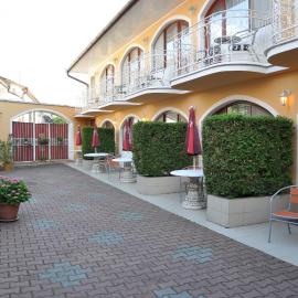 Hotel Átrium, viešbutis mieste Štūrovas