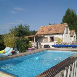 Maison avec Piscine proche du Circuit, hotel em Arnage