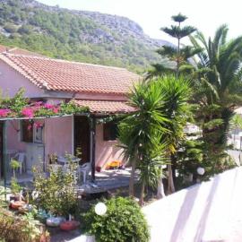 "Patra's" Apartments Patra: Poseidónion şehrinde bir otel