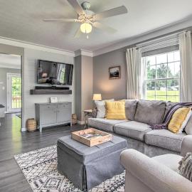 Stylish Fort Payne Retreat: Hike & Rock Climb, Hotel in Fort Payne