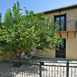 Giannitsa's House, hotel in Galaxidi
