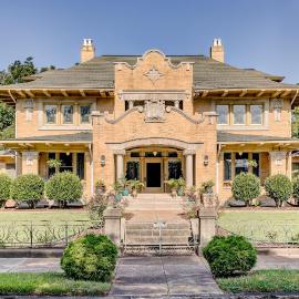 Oak Hall Mansion and Boutique Hotel