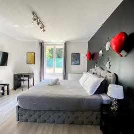 Joli studio avec jardin - Gare RER C -proche PARIS, hotel in Brétigny-sur-Orge