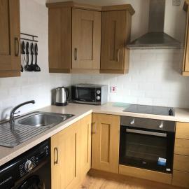 Central Lisburn Duplex Apartment No Parties, hotel in Lisburn