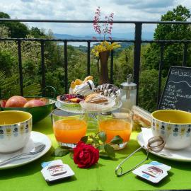 Al Nifontano B&B - Ideal for Family or Couples - 2 Rooms - Lakeview, hotel in Varese