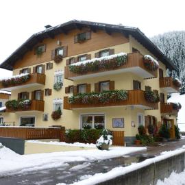 Hotel I Rododendri, hotel u gradu Valfurva
