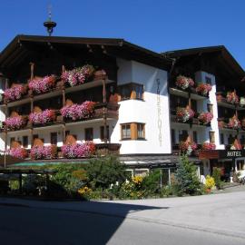 Hotel Simmerlwirt, хотел в Нийдерау
