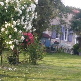 Maison de campagne à la ferme, Hotel in Pillac