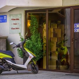 Hotel "Elesa Wera"