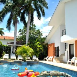 Piscina privada exclusiva pregunta servicio de apoyo doméstico
