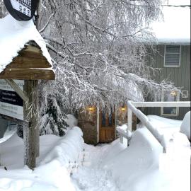 Feathertop Alpine Lodge, hotel in Falls Creek
