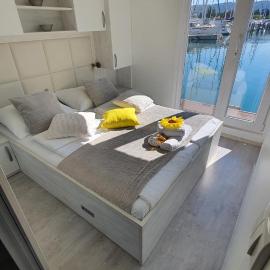 Floating Sea House SONČEK
