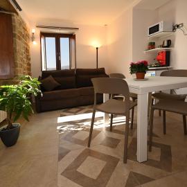 Petra Holiday Home、ピエトラペルトーザのホテル