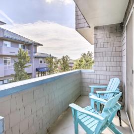 Grand Haven Condo w/ Patio < 1 Mi to Downtown, hotel in Grand Haven