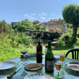 Rue des Douves, hotel i Verteuil-sur-Charente