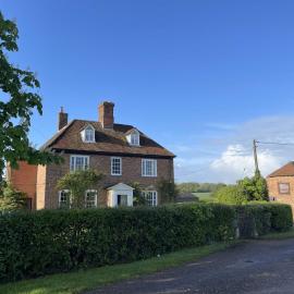 Little Park Farm Queen Anne Farmhouse & Apartments, hotel in Stratfield Mortimer