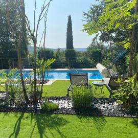 La Ronde des Bois - Romance et Bien Être - Jacuzzi privatif-piscine-patio, hotel v mestu Mellecey