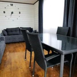 Новый дом целиком 800м от моря за городом в тихом уютном месте, Hotel in Tschornomorsk