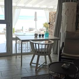 Pillbox Seafront Studios and Apartments, hotel v mestu Kardamaina