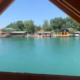 Cheerful cabin in Ada bojana, hotel em Ulcinj