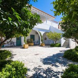Aria Apartments, hotell i Spetses