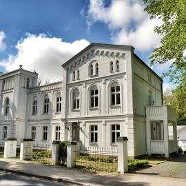 Apartments Fürstenvilla Putbus, hotel em Putbus