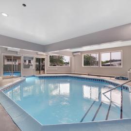 105 Pointes North Inn