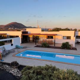 North Shore Villas, Villa MAKAI, Heated & Shared Pool: Lajares'te bir otel