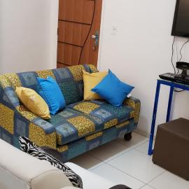 Apto Jacaraipe - quadra praia - excelente, hotel in Jacaraípe
