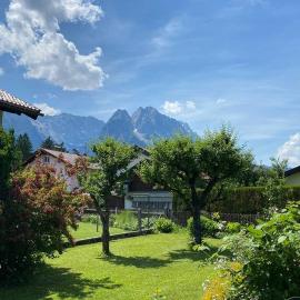 Haus mit wunderschönem Ausblick und Garten, hotel a Garmisch-Partenkirchen
