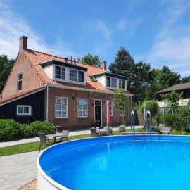 B&B Dennenbos, hotel di Oostkapelle