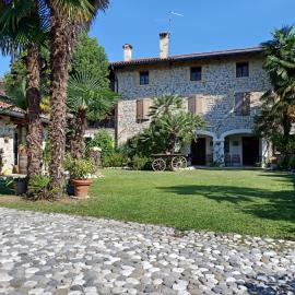 Rovere dalla riva, hotel en Arzene