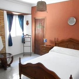 Habitación independiente en casa antigua - Centro, hotel in Utrera