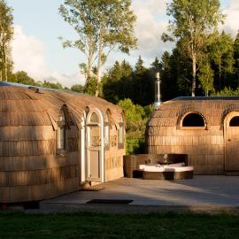 Kuldallika igloo house and iglusauna, hotel di Kullamäe