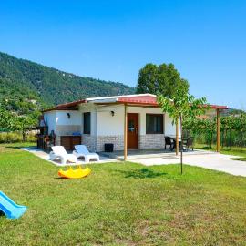 Semiramis Cottage, hotel in Chrysi Ammoudia