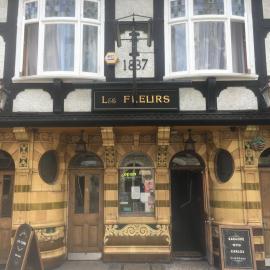 Les Fleurs Accommodation, hôtel à Douvres