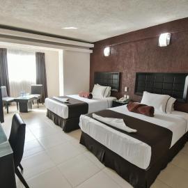 Hotel Portonovo Plaza Guadalajara, hotel en Guadalajara