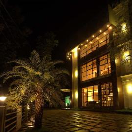 HOTEL LA SERENE Mattannur, hótel í Mattanūr
