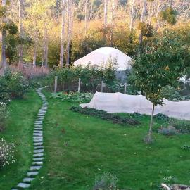 La yourte au fonds du jardin, хотел в Xhoris