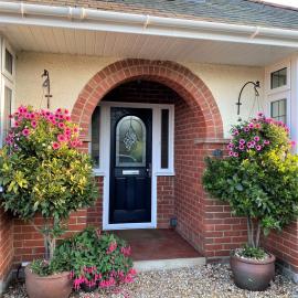 En-suite room near forest & sea, free breakfast with fridge, microwave and TV, hotel in Lymington