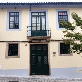 CTR Guest House, hotel u gradu Gimarais