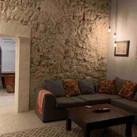 Casa El Flamboyán dentro de la ciudad amurallada
