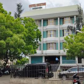 Hotel Geetha International, готель у місті Тутікорин