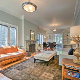 Classic Oak Park Home, 11 Mi to Downtown Chicago!, מלון באוק פארק