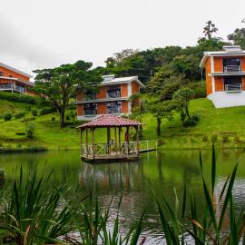 Burbi Lake Lodge Monteverde
