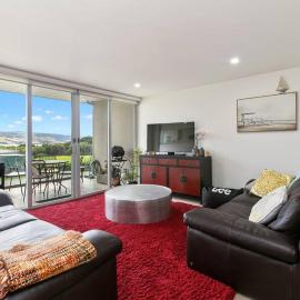 Apollo Blue Pearl ~ Oceanfront ~ Free Wifi