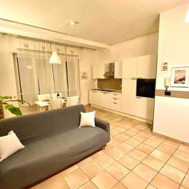 Appartamento cozy in super centro!, hotelli kohteessa Asti