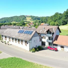 Gasthof Zum Wallner, hotel di Kalch
