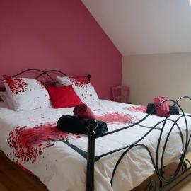 chambre d hôte La Grange, hotel a Pommiers-en-Forez